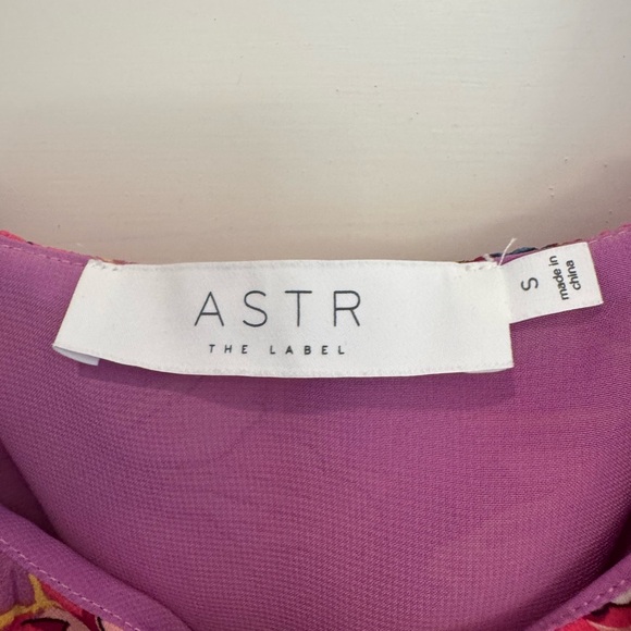 Astr Pink Floral Tropical Ruffle Blouse - Picture 4 of 4